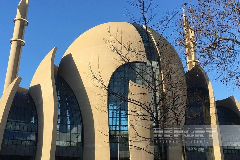 Köln məscidində ilk dəfə azan səsləndirilməsinə icazə verilib