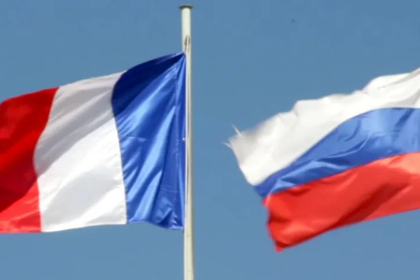 Россия и Франция тайно выслали дипломатов