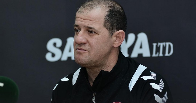 Araz-Naxçıvanın baş məşqçisi futbolçularına göstərilən ikinci sarı vərəqədən narazı qalıb