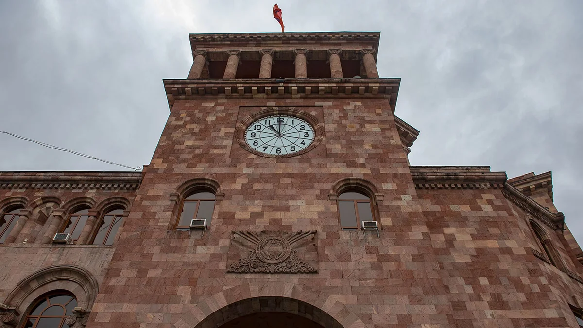 Samvelin “fərman-fərman” oyunu – etibarsız, oğru, yalançı imicin təsdiqi - ŞƏRH