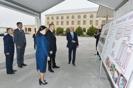 Prezident Abşeron rayonunda “Zəhmət-Ruzi” MMC-nin fəaliyyəti ilə tanış olub