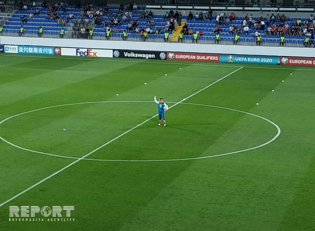 Futbol üzrə Azərbaycan - Macarıstan oyunundan öncə maskot təqdim olunub