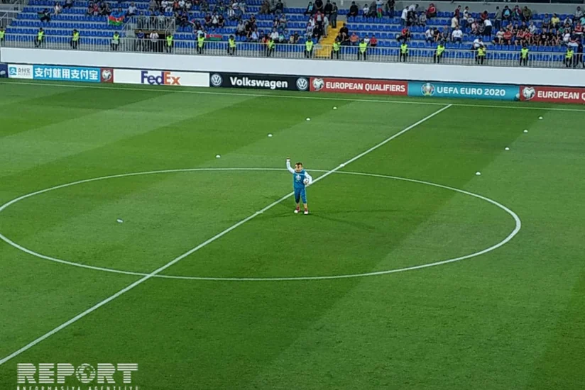 Futbol üzrə Azərbaycan - Macarıstan oyunundan öncə maskot təqdim olunub