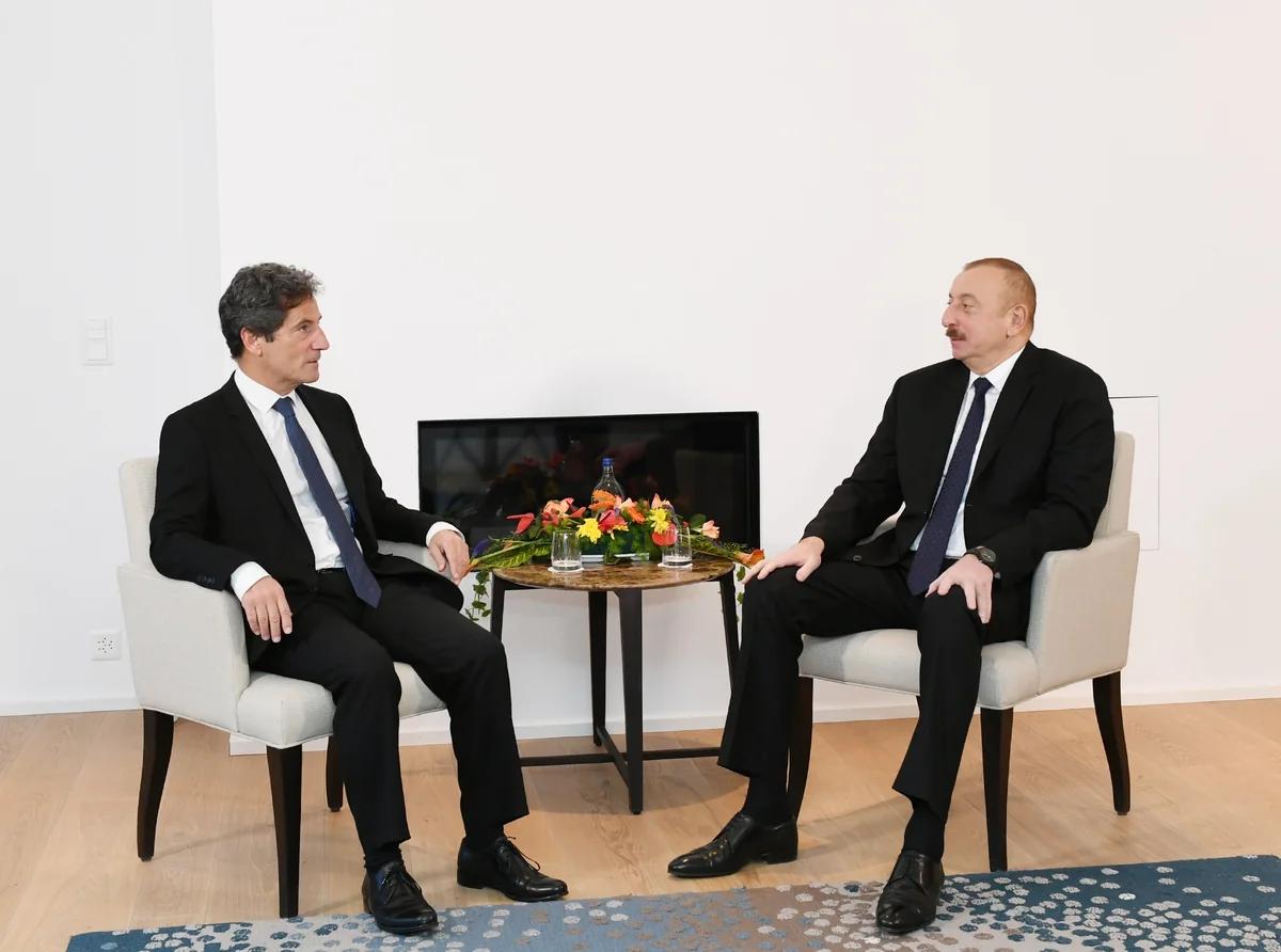 President Ilham Aliyev met with SUEZ Executive Vice-President for International Development