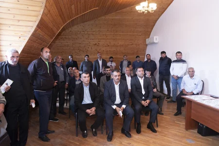 Məcnun Məmmədov Şamaxıda vətəndaşları qəbul edib