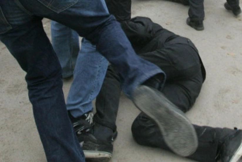 Xızıda fabrik sürücüsünü döyərək, öz maşını ilə 200 metr sürüyüblər