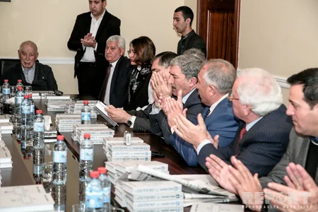 Qənbər Şəmşiroğlunun çoxcildlik kitabının təqdimat mərasimi keçirilib
