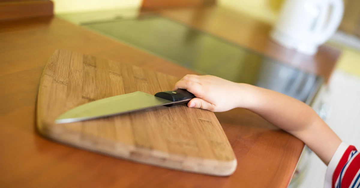 Şabranda bıçaqla oynayan azyaşlı ehtiyatsızlıqdan ölüb