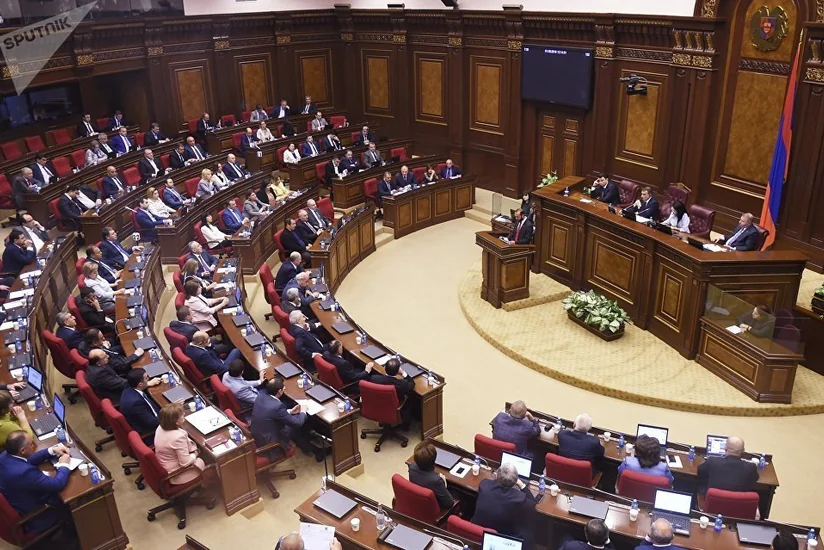 Ermənistan prezidenti ölkə parlamentini buraxıb