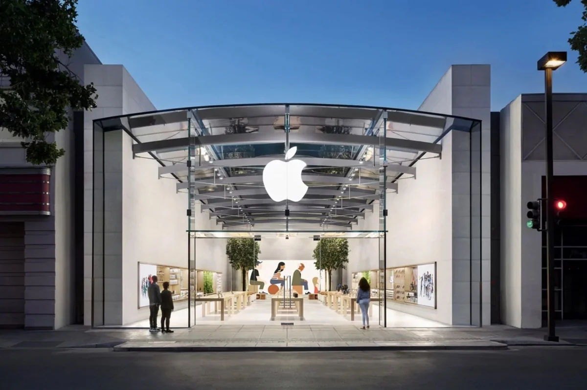 Apple closes all stores for two weeks due to coronavirus outbreak