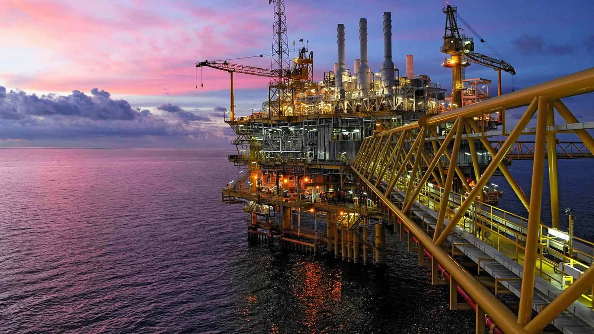 Neft bahalaşmağa başlayıb