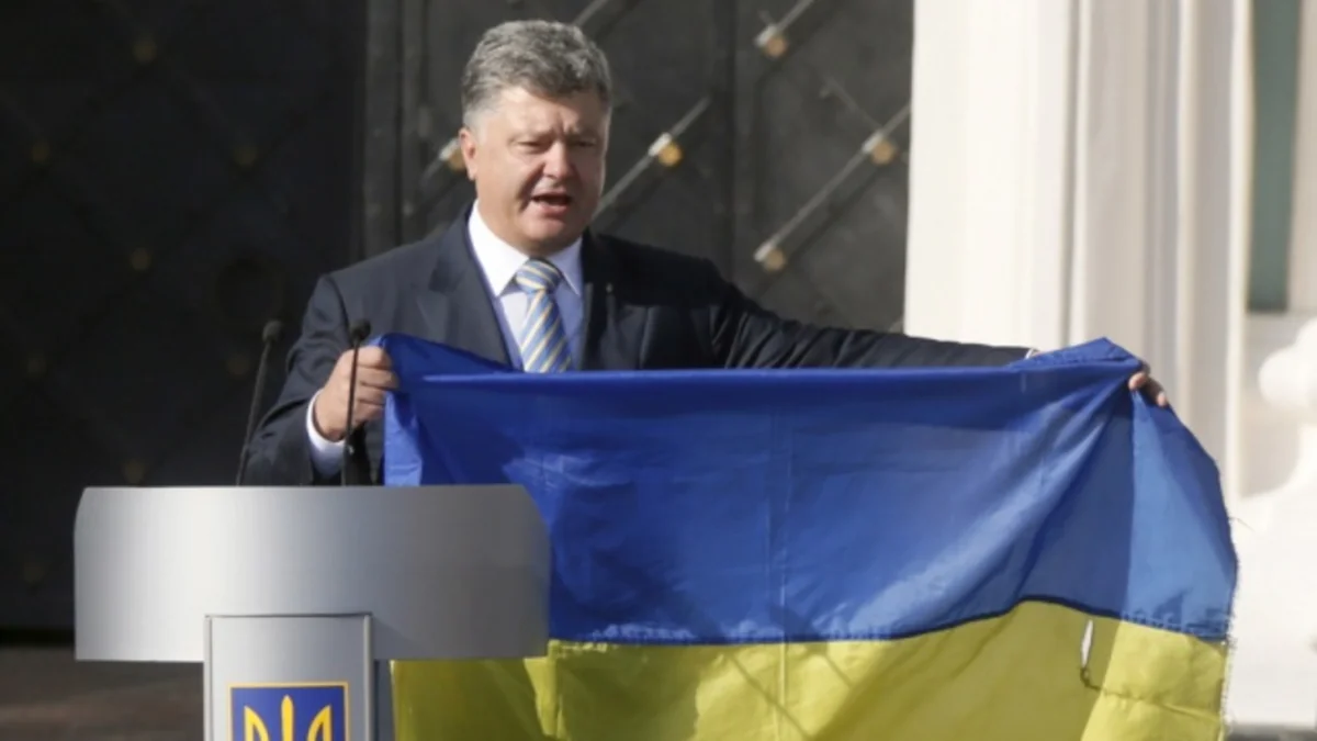 Порошенко: За время конфликта на Донбассе погибло более двух тысяч украинских военных