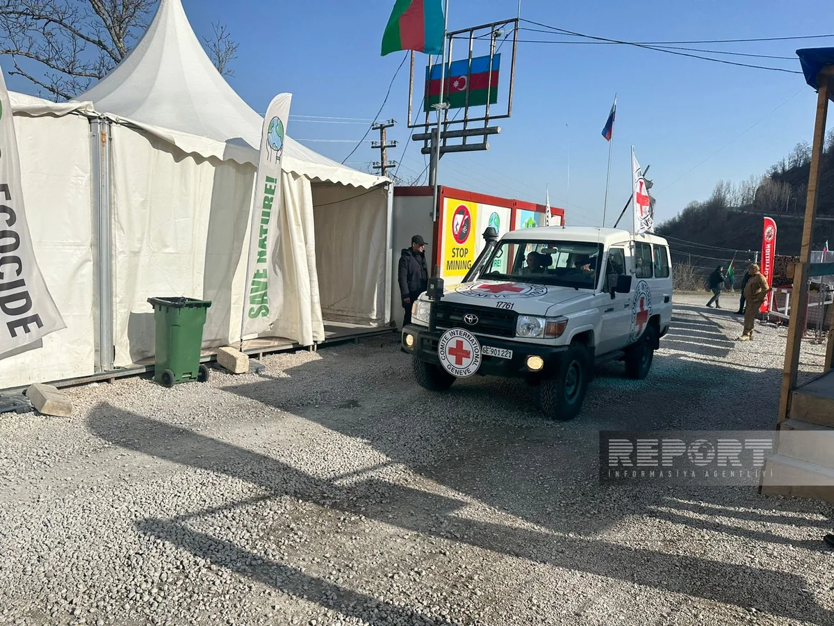 Автомобили МККК вернулись в Ханкенди