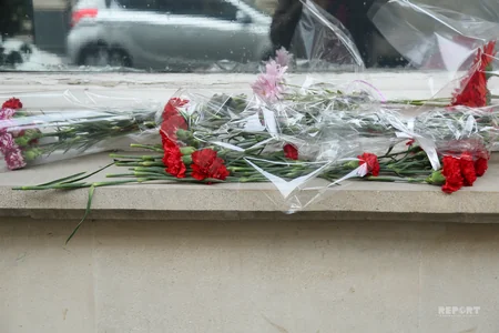 Azərbaycanda Parisdə törədilən terror aktının qurbanlarının anım mərasimi keçirilir