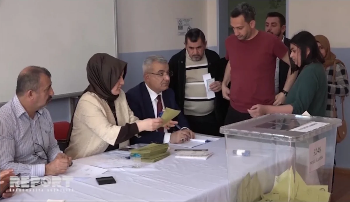Türkiyədə konstitusiyaya dəyişikliklərlə bağlı referendumda seçici aktivliyi müşahidə edilir - FOTO - VİDEO