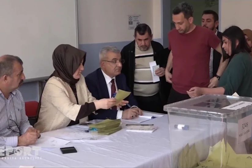 Türkiyədə konstitusiyaya dəyişikliklərlə bağlı referendumda seçici aktivliyi müşahidə edilir - FOTO - VİDEO