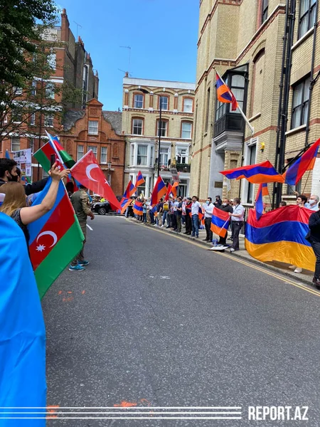 Londonda soydaşlarımız aksiya zamanı erməni təxribatı ilə üzləşib