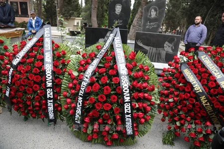 Xalq artisti Vaqif Əsədov dəfn edilib - YENİLƏNİB-2