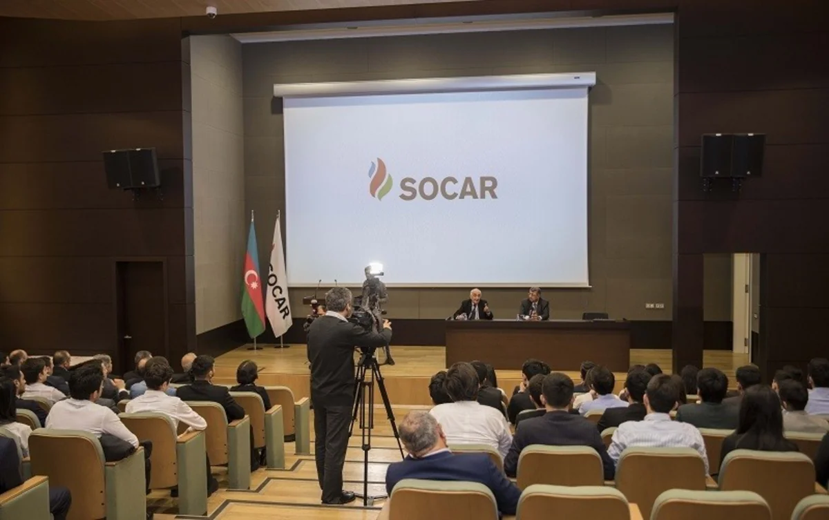 SOCAR-ın daxili təqaüdünü qazanmış tələbələrə plastik kartlar təqdim olundu