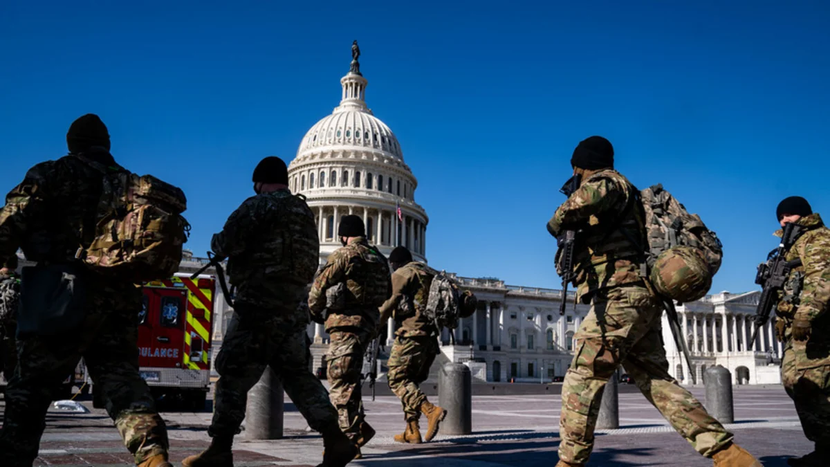 US Defense Secretary authorizes National Guard to carry weapons in Washington