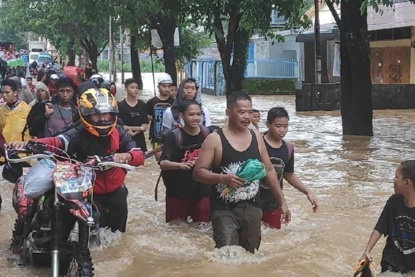 İndoneziyada daşqın və sürüşmə nəticəsində 68 nəfər ölüb