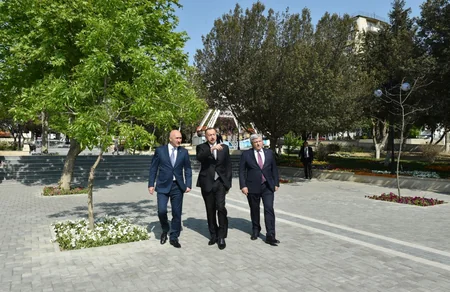 Bakının 8-ci Kilometr qəsəbəsində çoxmərtəbəli avtomobil dayanacağı istifadəyə verilib