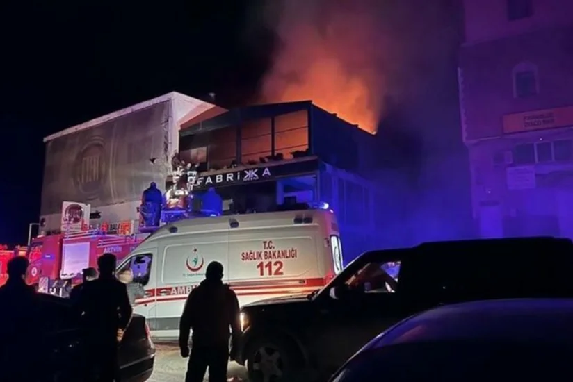 В Турции при пожаре пострадали восемь человек