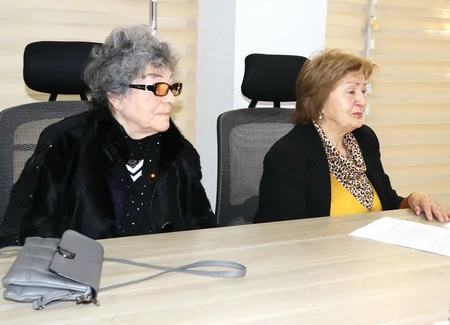 Vəkillər Kollegiyasının sədri vətəndaşları qəbul edib