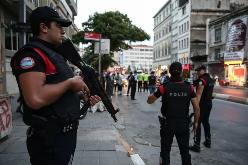 İstanbulda PKK əməliyyatı zamanı 9 terrorçu yaxalanıb