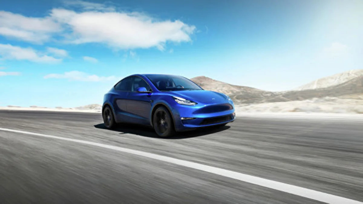 Маск назвал шумиху вокруг возгорания автомобиля Tesla двойными стандартами
