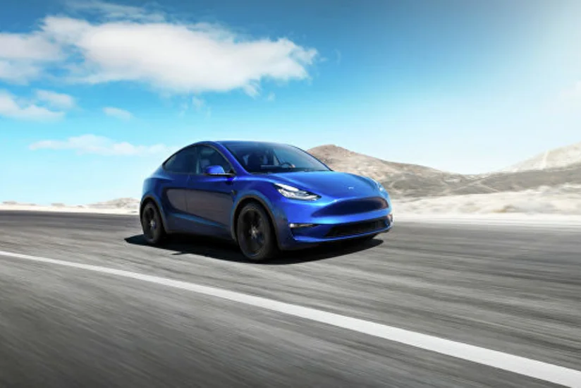 Маск назвал шумиху вокруг возгорания автомобиля Tesla двойными стандартами