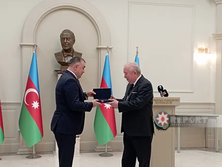 Türkiyədə vəqf sədrinə “Heydər Əliyevin 100 illiyi” yubiley medalı təqdim olunub