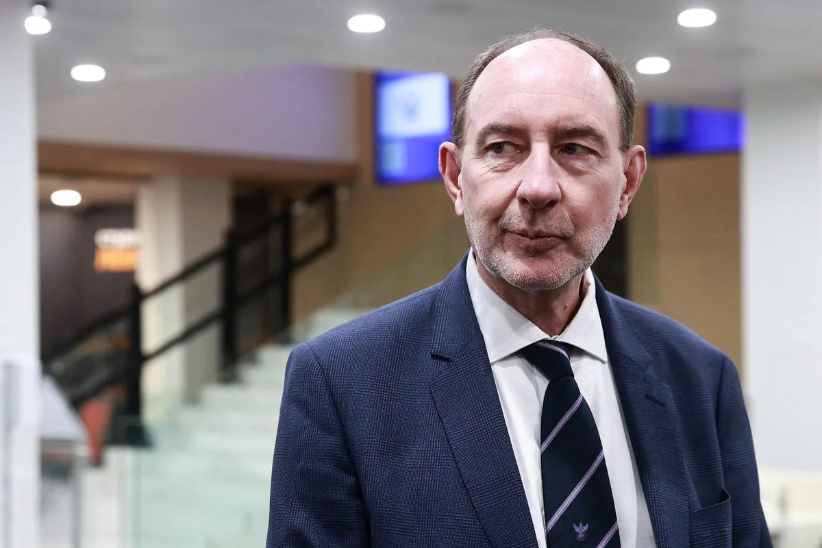 Şarl de Qollun nəvəsi Durovun həbsini informasiya müharibəsi aktı adlandırıb