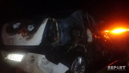 Bakıda avtomobil qəzaya uğrayaraq yanıb, xəsarət alan var