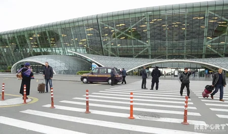 Bakı aeroportunda taksi xidməti tələblərə cavab vermir - VİDEOREPORTAJ