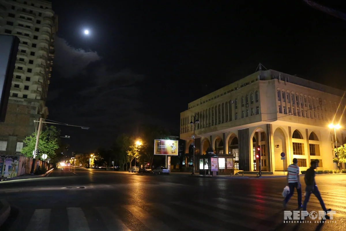 Yasamalda minik avtomobili gənc oğlanı vurub