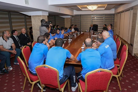 Rövnəq Abdullayev cüdo üzrə Azərbaycan millisinin üzvləri ilə görüşüb