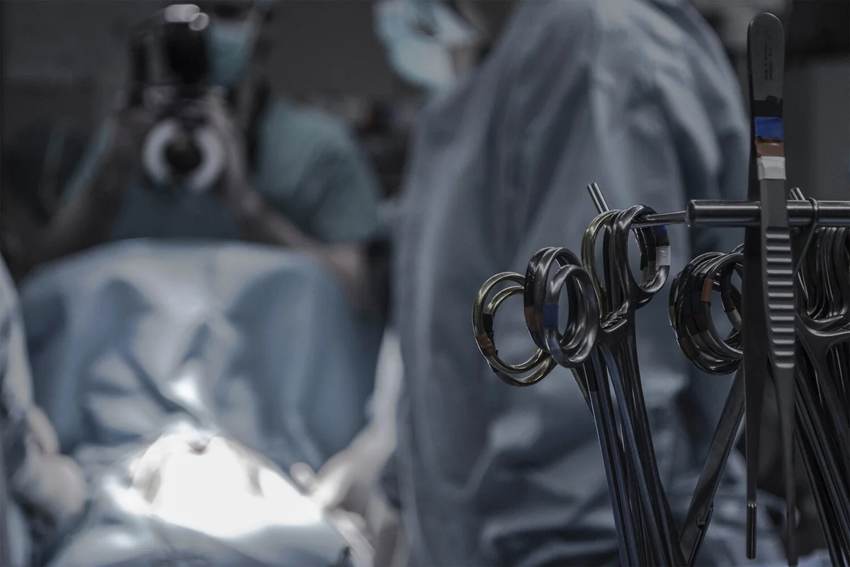 Robot cərrah sidik kisəsinin ilk transplantasiyasını həyata keçirəcək