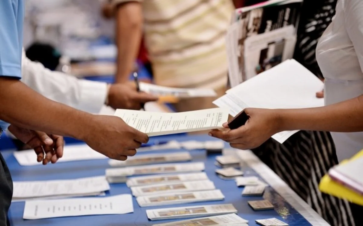 Number of jobless claims in US down by 1,000