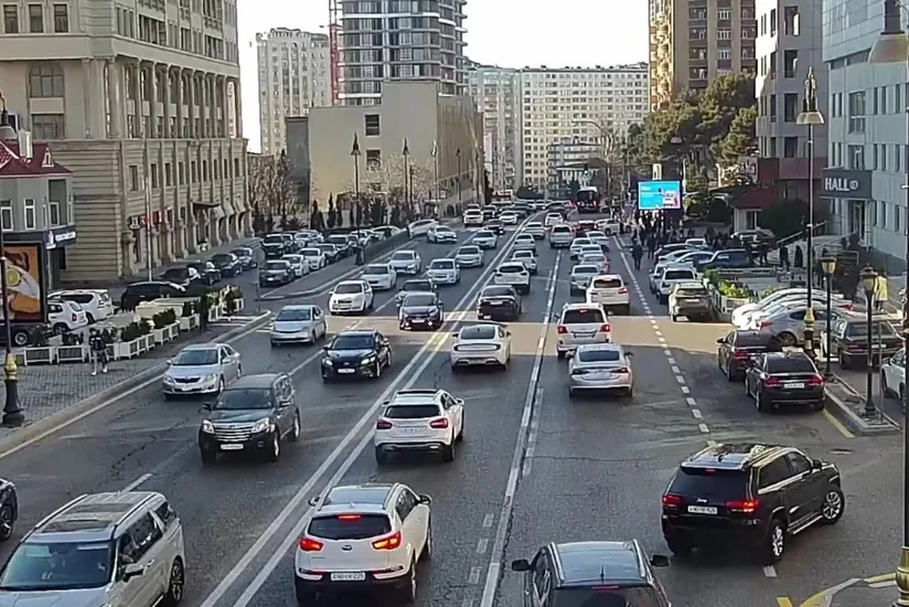 Bakıda 18 istiqamətdə sıxlıq müşahidə olunur