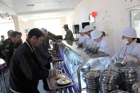 Bu gün bütün hərbi hissələrdə “Açıq qapı” günü keçirilib