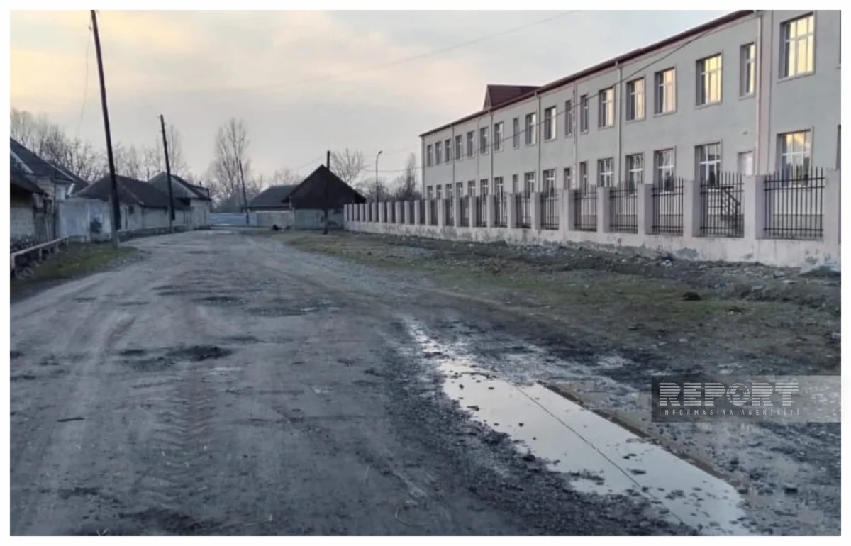 Oğuzda kənd yolu bərbad vəziyyətə düşüb
