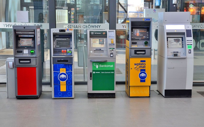 Bankomatlar paytaxtda artır, regionlarda azalır