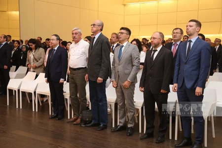 Heydər Əliyevin 100 illik yubileyinə həsr olunan “Dirçəliş. Başlanğıc” kitabının təqdimat mərasimi keçirilib