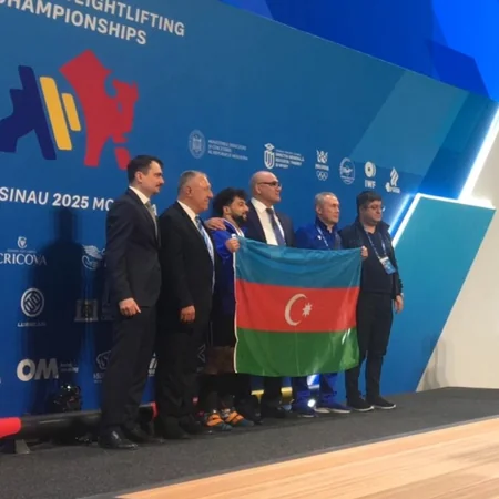Azərbaycanlı ağırlıqqaldıran Avropa çempionatında 3 medal qazanıb
