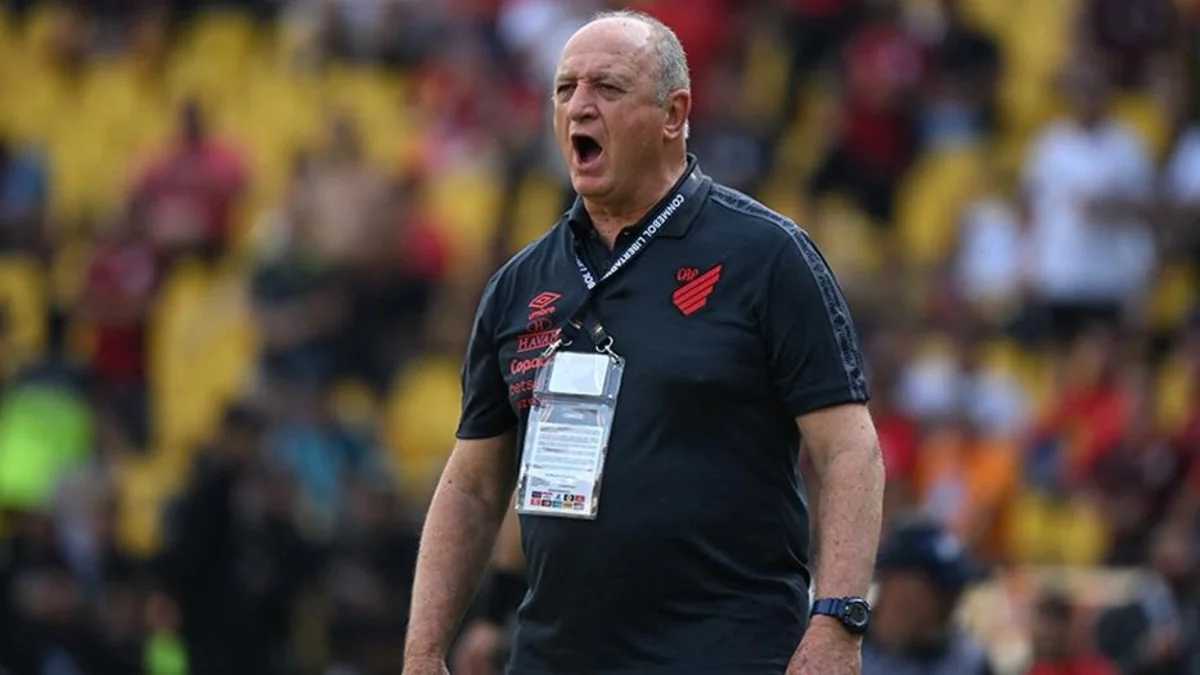 Луис Фелипе Сколари возобновил карьеру