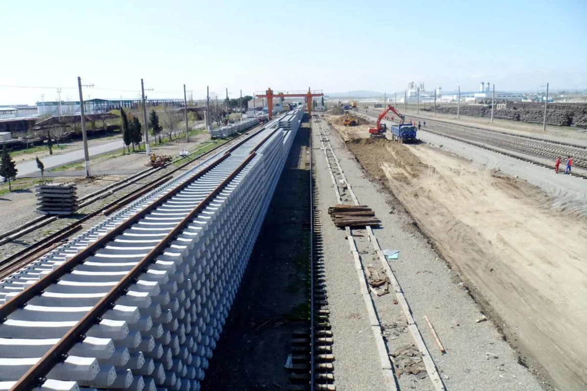 Азербайджан реконструирует производственную базу железных дорог