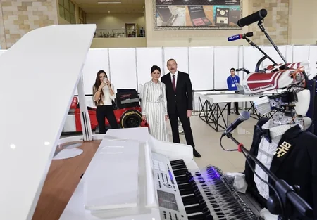 Prezident İlham Əliyev “Bakutel-2019” sərgisi ilə tanış olub - YENİLƏNİB