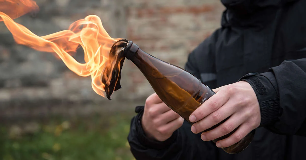 PKK tərəfdarları Fransada Türkiyə konsulluğuna “Molotov kokteyli” atıb