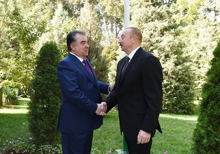 Prezident İlham Əliyev Düşənbədə MDB Dövlət Başçıları Şurasının məhdud tərkibdə görüşündə iştirak edib